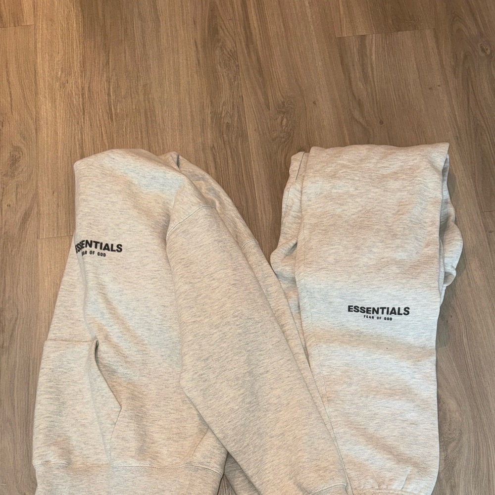Essential sweatsuit